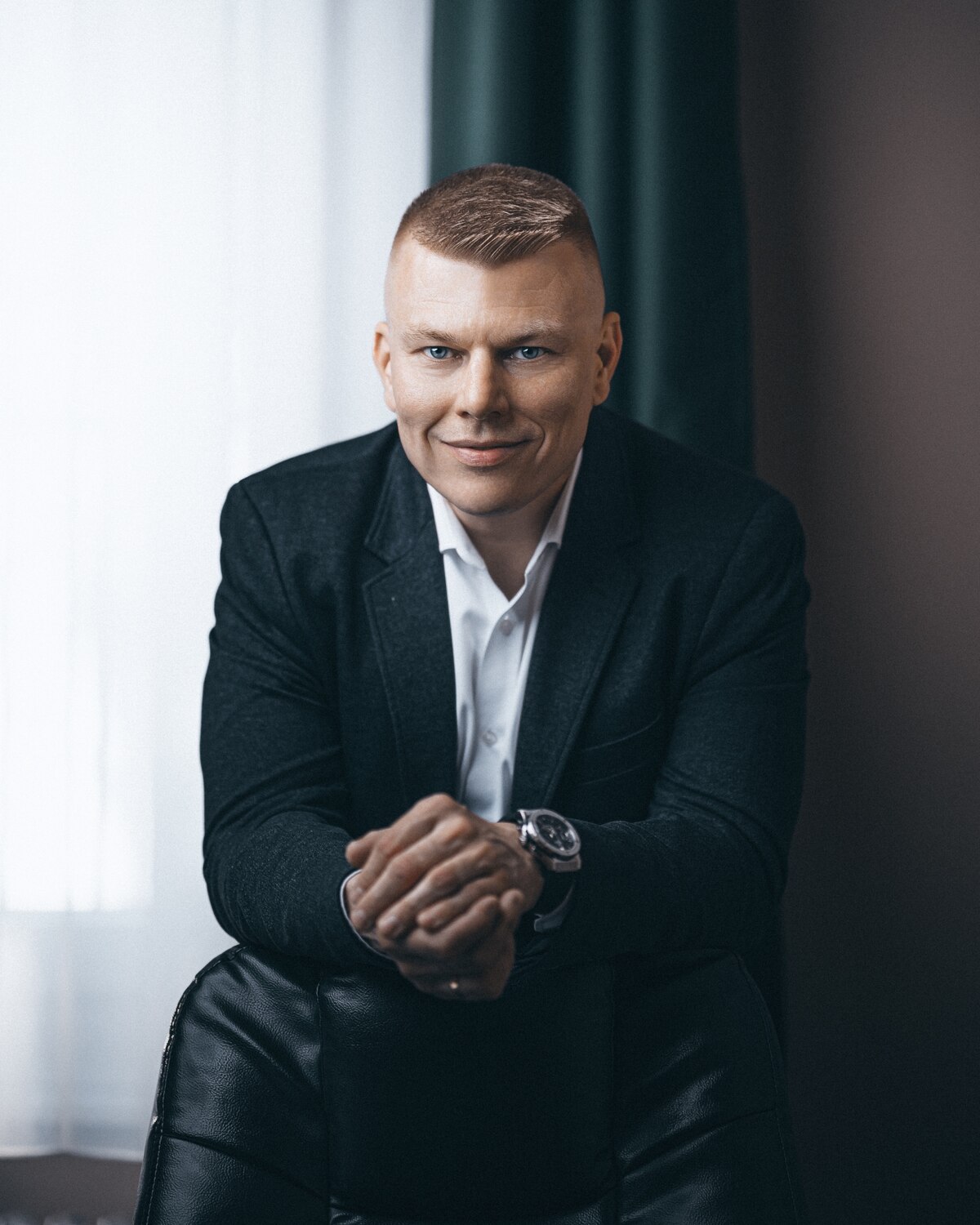 Molnár Viktor kamarai tag könyvvizsgáló portréja